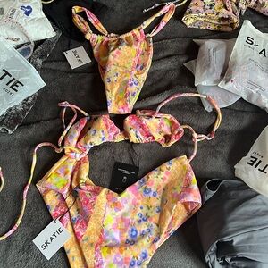 SKATIE Mallorca bundle of 6- pls read description